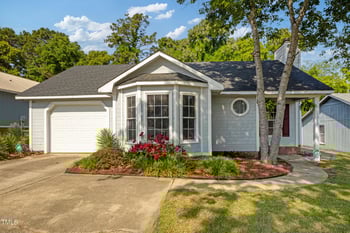 1592 Winnabow Dr, Fayetteville, NC 28304