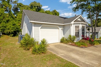1592 Winnabow Dr, Fayetteville, NC 28304