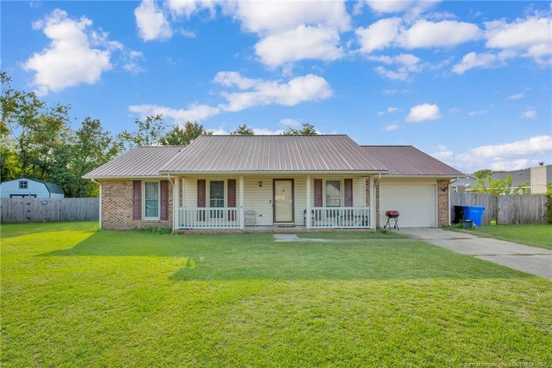 1594 Rossmore Dr, Fayetteville, NC 28314