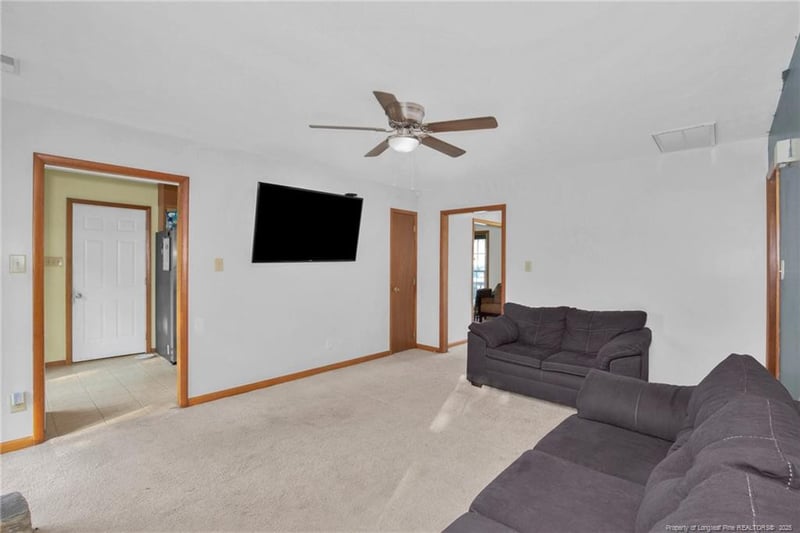 1594 Rossmore Dr, Fayetteville, NC 28314
