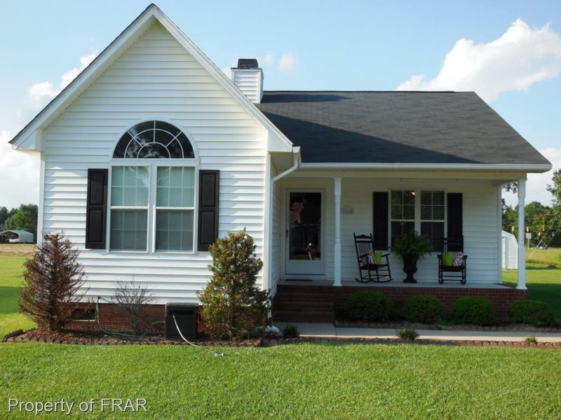 16 Bridgewater Dr, Erwin, NC 28339
