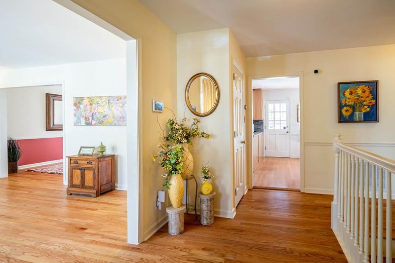 16 Cotswold Pl, Durham, NC 27707