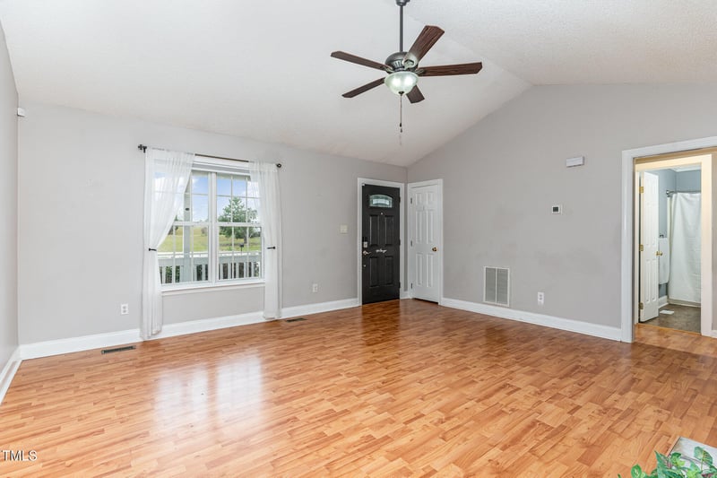 16 Critcher Farm Ln, Benson, NC 27504