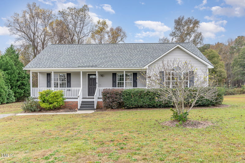 16 Critcher Farm Ln, Benson, NC 27504