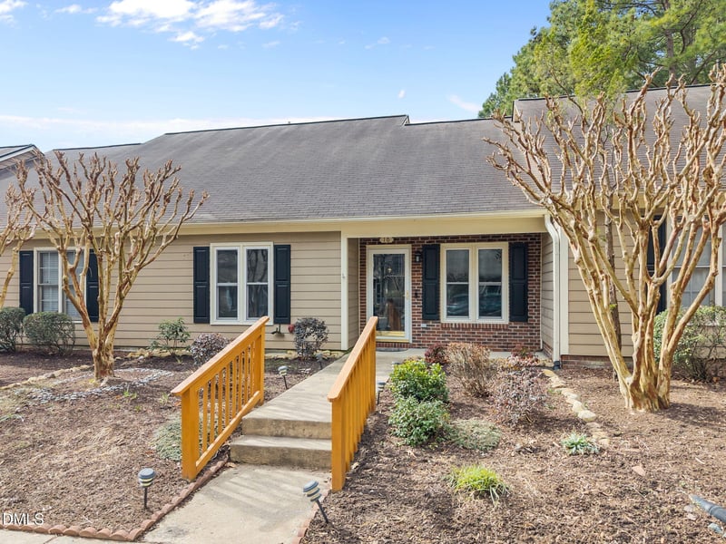 16 Crystal Oaks Ct, Durham, NC 27707
