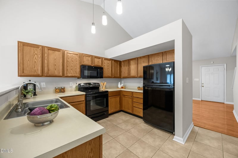16 Crystal Oaks Ct, Durham, NC 27707