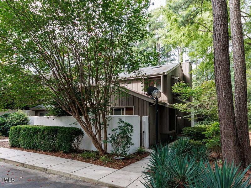 16 Dartford Ct, Chapel Hill, NC 27517