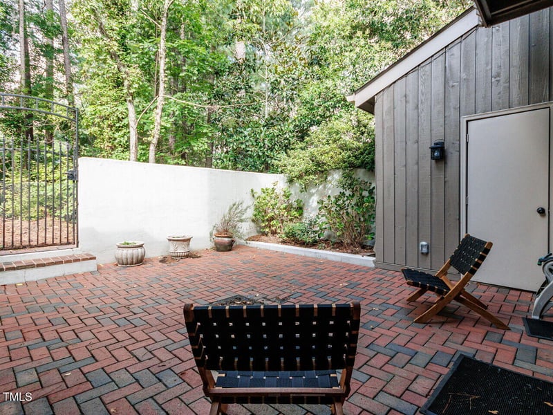 16 Dartford Ct, Chapel Hill, NC 27517