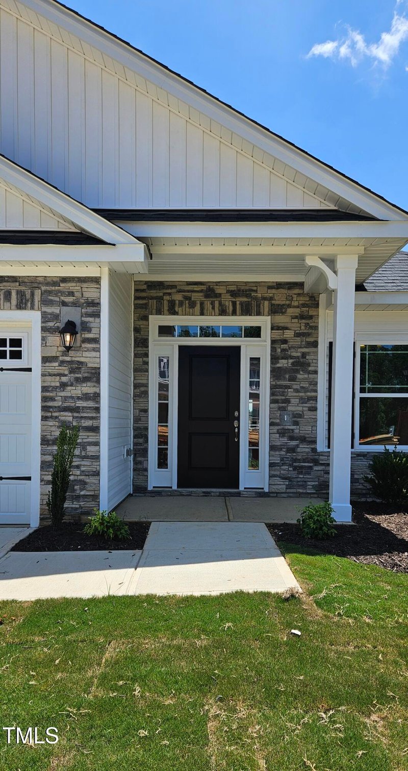 16 Decatur Dr, Fuquay Varina, NC 27526