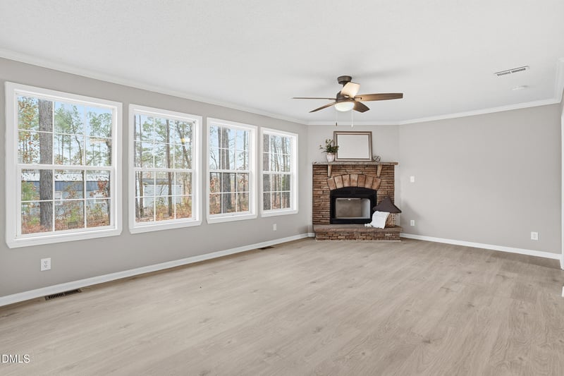 16 G W Oquinn Dr, Lillington, NC 27546