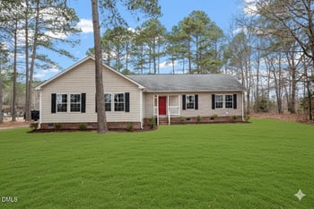 16 G W Oquinn Dr, Lillington, NC 27546