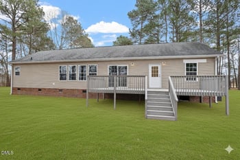 16 G W Oquinn Dr, Lillington, NC 27546