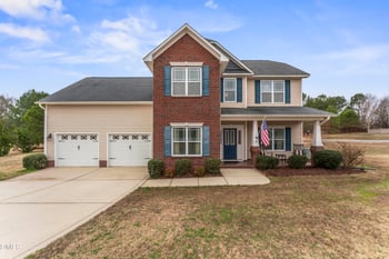 16 Gwendolyn Way, Fuquay Varina, NC 27526