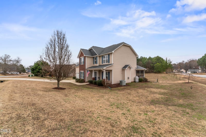 16 Gwendolyn Way, Fuquay Varina, NC 27526