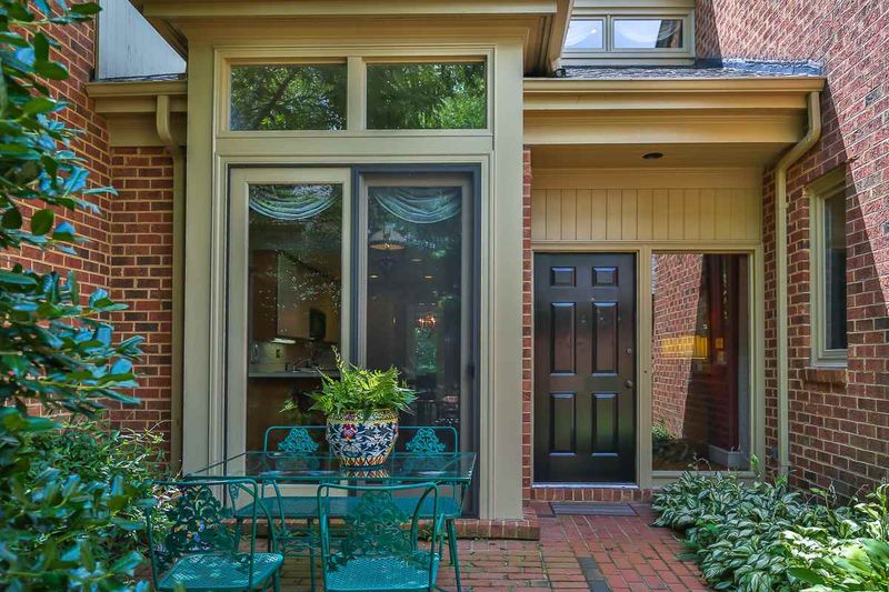 16 Innisfree Dr, Durham, NC 27707