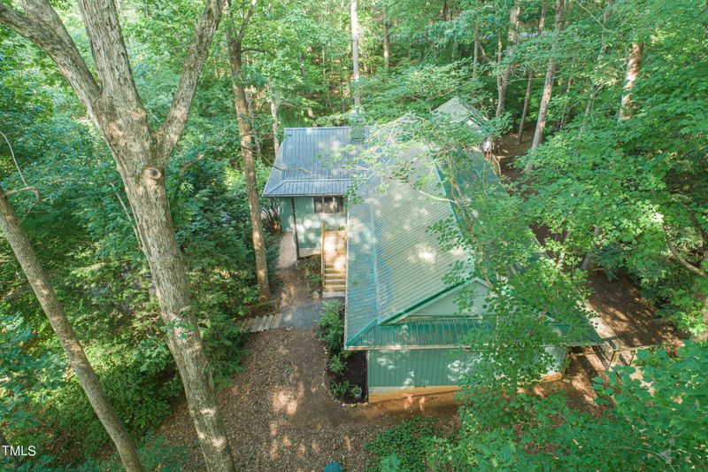 16 Lanier Dr, Chapel Hill, NC 27517