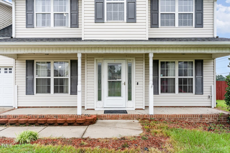 16 Lansing Ct E, Sanford, NC 27332
