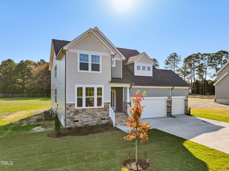 16 Little Branch Dr, Lillington, NC 27546