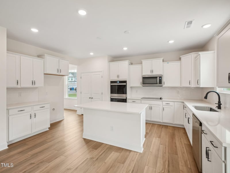 16 Little Branch Dr, Lillington, NC 27546