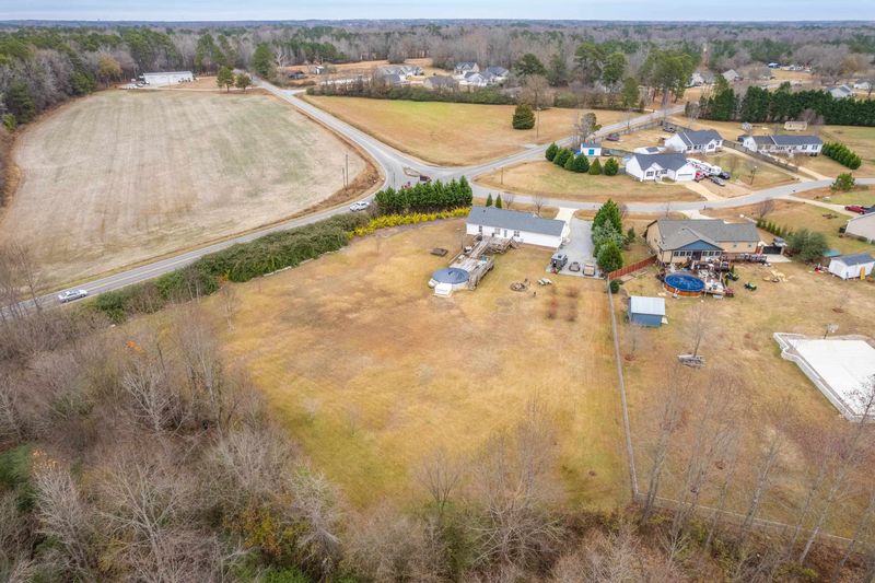 16 Majestic Ln, Clayton, NC 27520