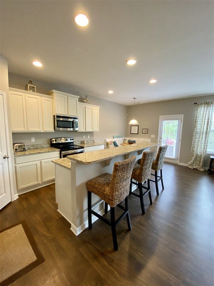 16 Moss Grove Ln, Durham, NC 27703