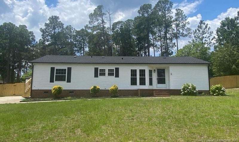 16 Pine Haven Dr, Sanford, NC 27332