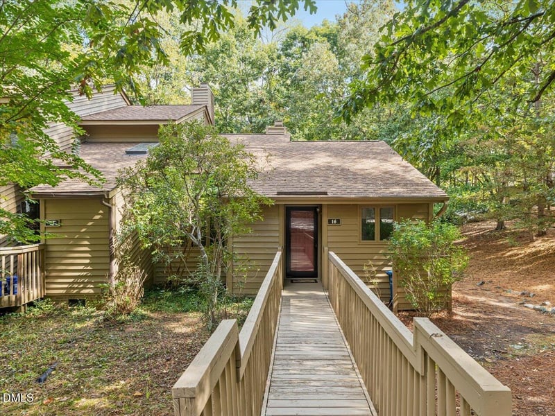 16 Pinnacle Rd, Durham, NC 27705
