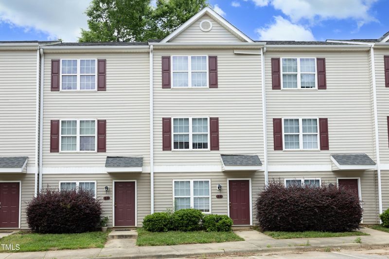 16 Red Ln, Raleigh, NC 27606
