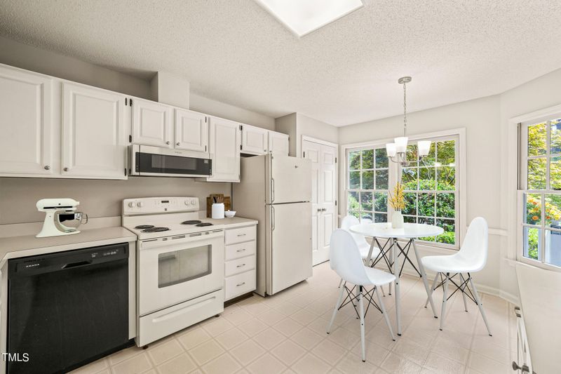 16 Renwick Ct, Raleigh, NC 27615
