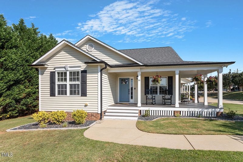 16 Sparkle Ln, Garner, NC 27529