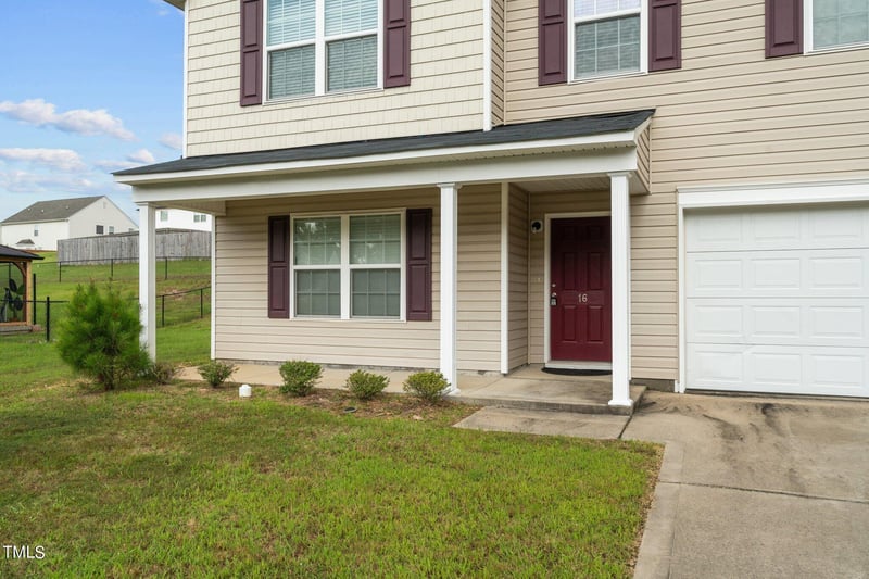 16 Summerwood Ln, Lillington, NC 27546