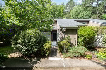 16 Tottenham Ln, Chapel Hill, NC 27517