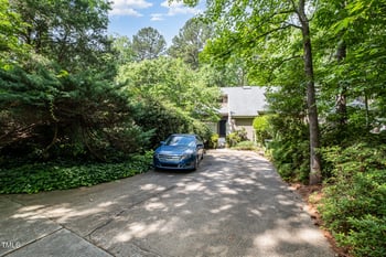 16 Tottenham Ln, Chapel Hill, NC 27517
