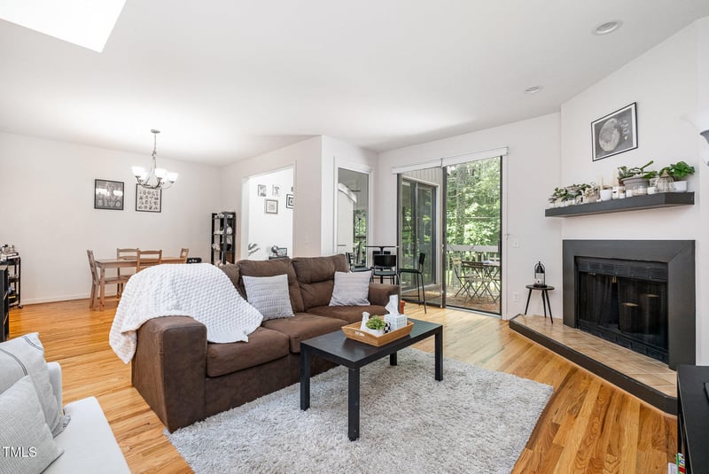 16 Tottenham Ln, Chapel Hill, NC 27517