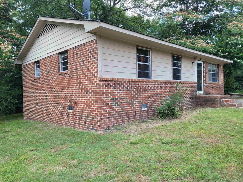 16 Trident Pl, Durham, NC 27707
