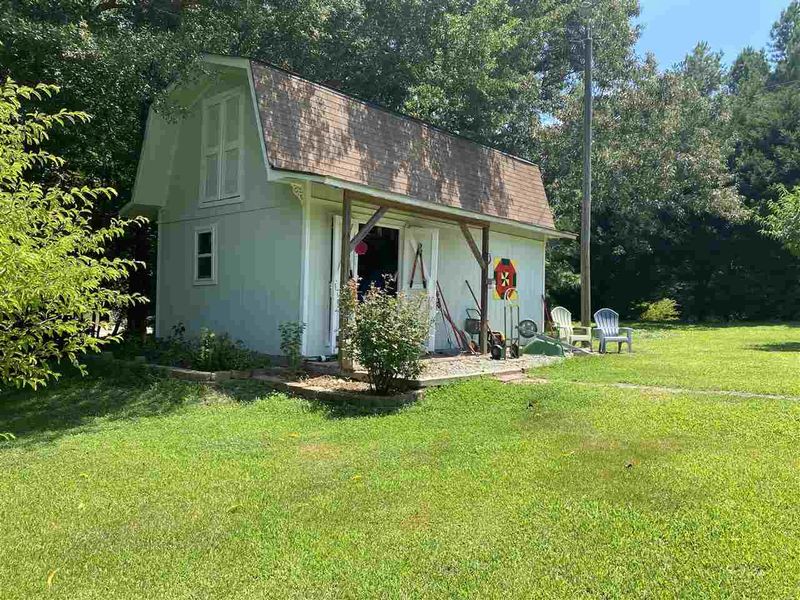 16 Troy Dr, Fuquay Varina, NC 27526