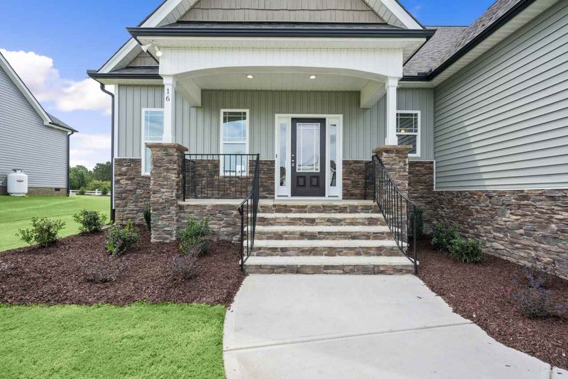 16 Tupelo Dr, Four Oaks, NC 27524