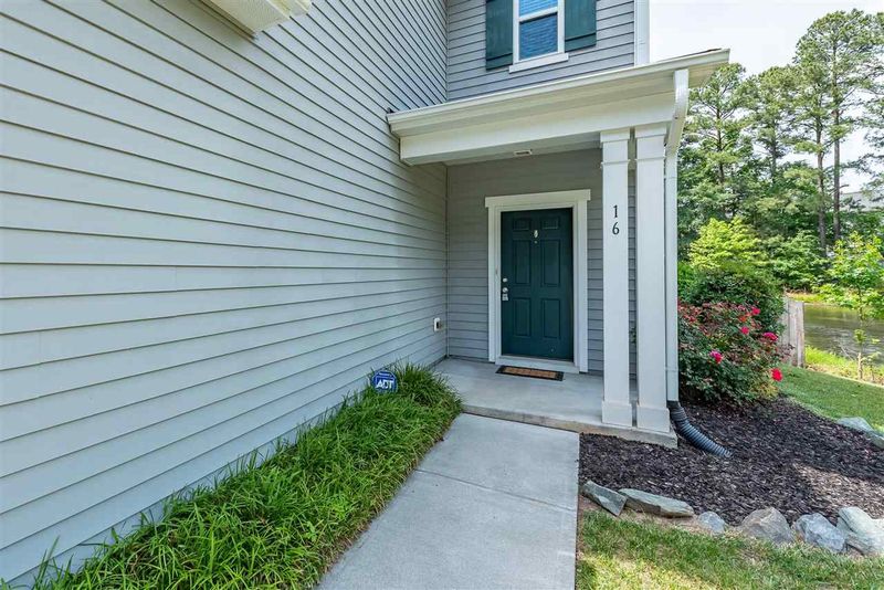 16 White Spruce Ct, Durham, NC 27703