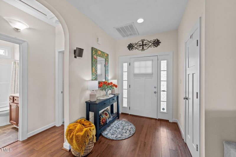 16 Woodglen Dr, Clayton, NC 27527