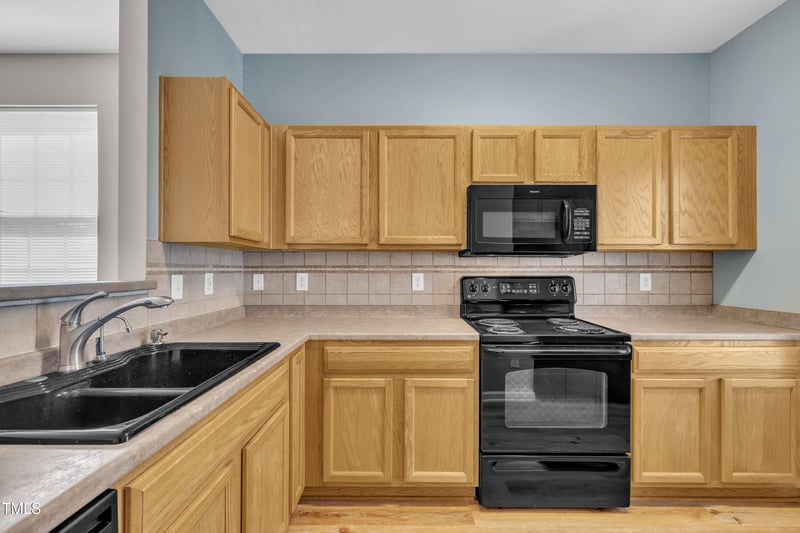 160 Buchanan Ln, Clayton, NC 27527