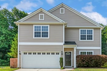 160 Chandler Springs Dr, Holly Springs, NC 27540