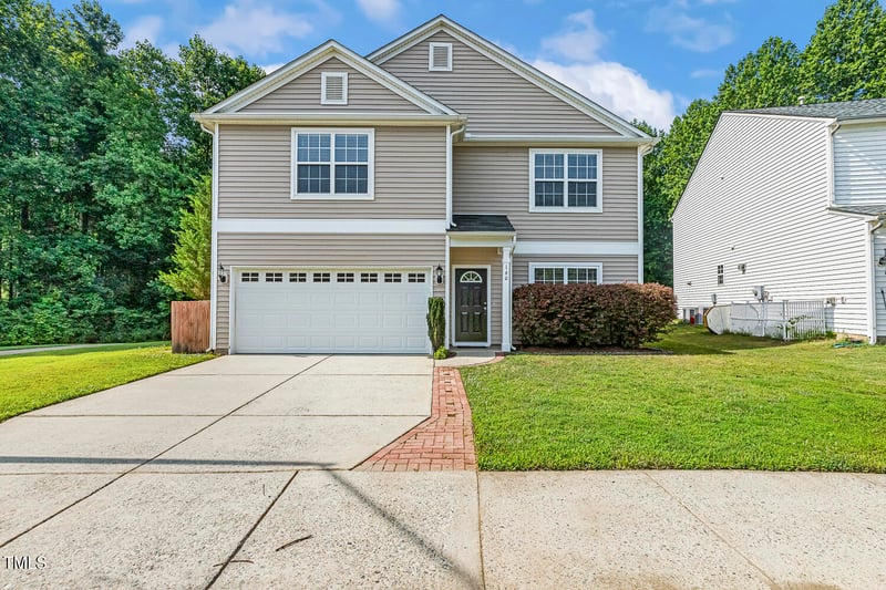 160 Chandler Springs Dr, Holly Springs, NC 27540
