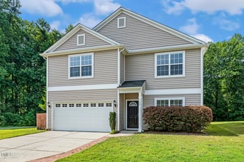 160 Chandler Springs Dr, Holly Springs, NC 27540