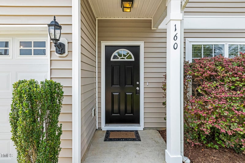 160 Chandler Springs Dr, Holly Springs, NC 27540