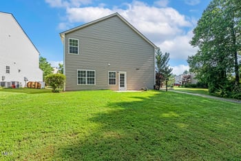 160 Chandler Springs Dr, Holly Springs, NC 27540