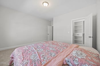 160 Cramerton Dr, Holly Springs, NC 27540