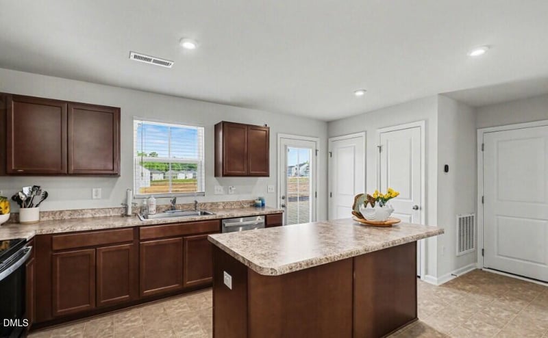 160 Day Song Ct, Lillington, NC 27546