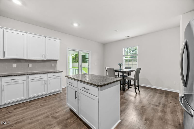 160 Eason Farm Dr, Zebulon, NC 27597