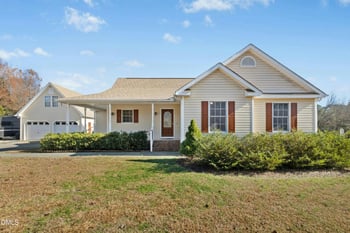 160 Glenmore Cir, Youngsville, NC 27596