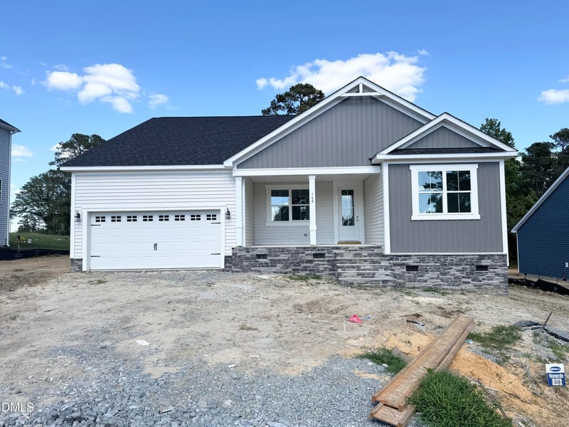 160 Golfview Ave, Benson, NC 27504